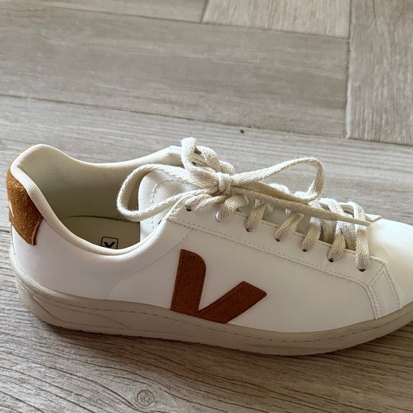 Veja Campo White Leather Sneakers with Brown Accent size 9 - Picture 4 of 4